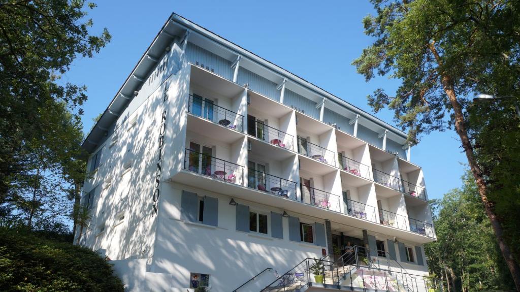 Façade Hotel Robinson, financement hôtelier Coventis Conseils