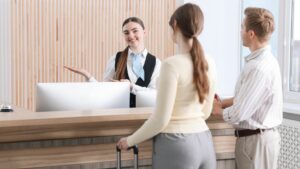 Découvrez comment attirer plus de voyageurs vers votre hôtel grâce à des stratégies simples et efficaces. Augmentez vos réservations dès aujourd’hui !